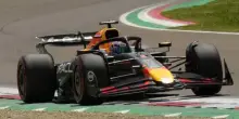 F1, Verstappen domina ad Imola ma le Ferrari ci sono: Hamilton 4°, Leclerc 6°