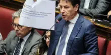 Sceneggiata in Aula tra cori e bandiere. La sinistra usa Gaza per colpire Meloni