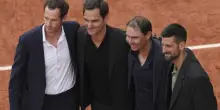 I grandi del tennis abbracciano Nadal sulla sua amata terra rossa