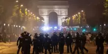 Francia nel caos dopo la vittoria del Psg: due morti a Parigi e 600 arresti