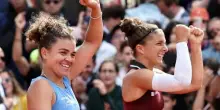 Sara Errani e Jasmine Paolini campionesse: la coppia d'oro vince in tre set