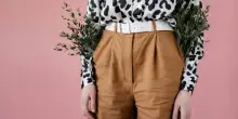 Camicia, quali sono le fantasie più adatte alle over 60 e come abbinarle