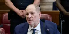 Harvey Weinstein condannato per aggressione sessuale. Stallo sullo stupro