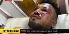 Incidente aereo in India, le prime parole del sopravvissuto: "Circondato dai morti"