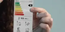 Smartphone e tablet, cosa cambia se li acquisti da oggi: la guida alla nuova etichetta