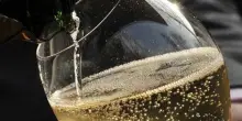 Champagne, il corso online ora parla italiano