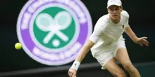 Wimbledon, sorteggiati i tabelloni: Sinner contro Nardi, subito derby italiano