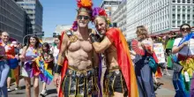 Pride, il sindaco guida la "resistenza arcobaleno"