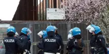 Blitz in carcere e tre agenti finiscono sotto accusa