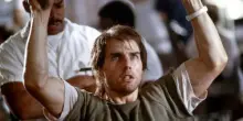 Stasera in tv "Nato il 4 luglio": chi è Ron Kovic, il soldato che diede a Tom Cruise la sua medaglia
