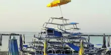 Sos maranza da spiaggia danni, alcol e coltelli. E al mare partono le ronde