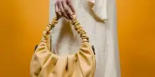Over e colori estivi, come abbinarli per un look raffinato