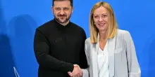 Meloni a Zelensky: "Mosca ha fallito. Un fondo Ue 10 miliardi per ricostruire Kiev"