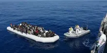 Gli scafisti parlano con le emoticon: così aggirano i controlli e organizzano la tratta dei migranti
