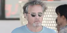 Morte di Matthew Perry, il medico confessa: "Gli ho somministrato io la ketamina". Ora rischia 40 anni di carcere