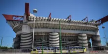 "Venduto anni fa". La chat misteriosa dei dirigenti di Milano sullo stadio San Siro