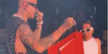 "Ti regalerò una Birkin": quanto costa la promessa di Lazza fatta alla madre a San Siro