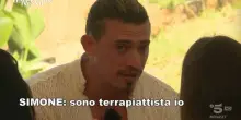 Il "terrapiattista" di Temptation Island con i dubbi sui dinosauri e gli astronauti sulla Luna