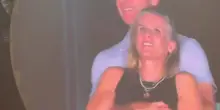 Andy Byron e Kristin Cabot: chi è la coppia "beccata" al concerto dei Coldplay
