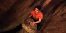 Cade in un canyon e si taglia un braccio per uscire: la storia di Aaron Ralston