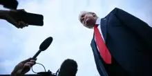 Dazi, immigrazione e pale eoliche: show di Trump in Scozia