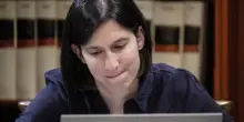 Schlein non vuole il confronto: la direzione del Pd si fa in "smartworking"
