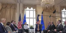 La Ue rinuncia alla "digital tax". Ma è inflessibile sulle "fake news"