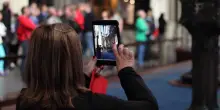 Estate 2025: ecco dove scattare un selfie è vietato (e quali sono gli altri provvedimenti)