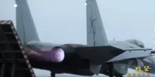 Jet lanciati dalla nuova portaerei: la Cina presenta la catapulta elettromagnetica
