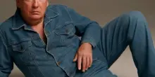 Trump e lo spot di Sydney Sweeney: "È repubblicana? La adoro". E spunta un fotomontaggio di Donald in jeans