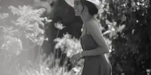 Meghan Markle sfrutta pure il compleanno per vendere il suo champagne