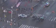 Paura e sangue a Times Square: giovane spara sui passanti