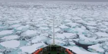 Pechino muove cinque navi verso l'Alaska: perché è alta tensioni con gli Usa