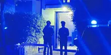Ispettore di Polizia ucciso in casa: fermato il figlio della compagna