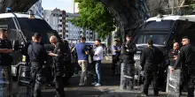Iniziato lo sgombero del Leoncavallo: sfratto avviato dopo 31 anni di occupazione