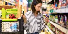 Come leggere attentamente le etichette degli alimenti