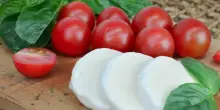 Mozzarelle ritirate dai supermercati per presenza di metallo: ecco i cinque lotti segnalati