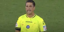 Var, la foga dell'arbitro Manganiello nell’annuncio alla stadio: il web si scatena
