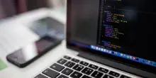 Foto rubate e sessualizzate sui forum: come scoprire se sei una vittima (e cosa fare)