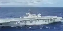 La Cina schiera la CNS Hubei: ecco cosa può fare la nuova nave da guerra anfibia