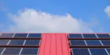 Pannelli fotovoltaici sul tetto condominiale: le regole da seguire