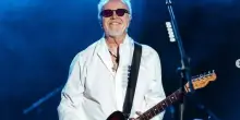 Umberto Tozzi e la sofferta decisione di dire addio al palco: in tour "L'Ultima Notte Rosa"
