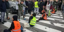 Bloccano strada: assolti. "Non sono pericolosi"