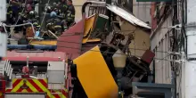 Deraglia la funicolare, strage a Lisbona