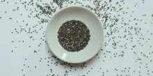 Perché bere acqua con semi di chia e limone per dimagrire