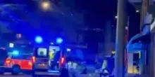 Ruba un'auto e si schianta contro un palo dopo un inseguimento con la polizia: muore 18enne albanese