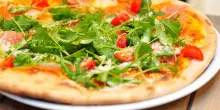 Rucola, ecco perché mangiarla soprattutto la sera, cruda o cotta