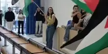 L'irruzione dei pro Pal durante la lezione del "docente sionista": vergogna all'università di Pisa