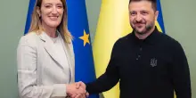 Metsola a Kiev: "Non sarete soli". Lady Navalny: "È stato avvelenato"