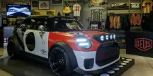 MINI John Cooper Works x Deus Ex Machina: quando velocità e creatività corrono insieme